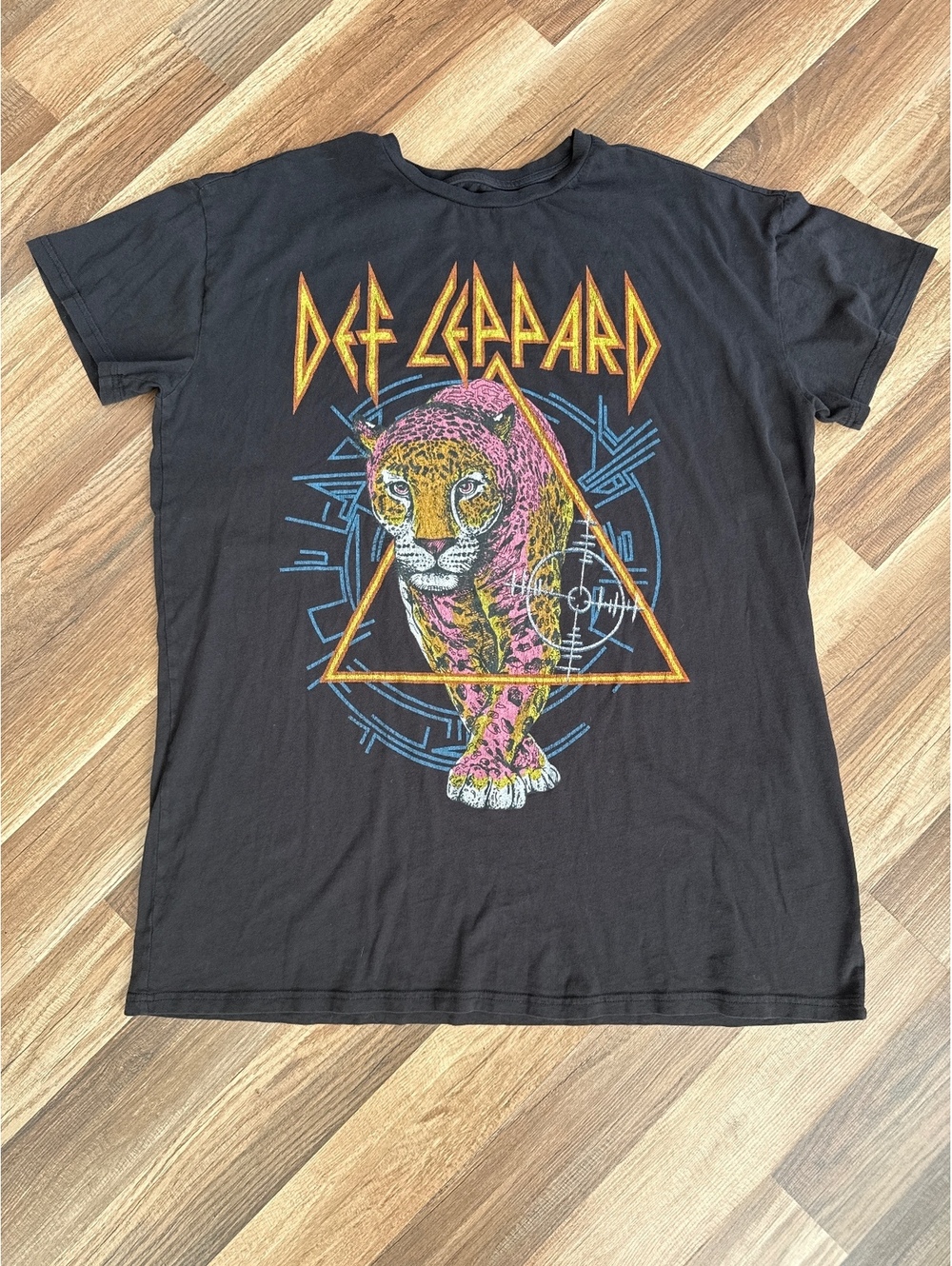 Def Leppard Leopard Graphic Band Tee Shirt Mens Medium 2023 Black Cotton